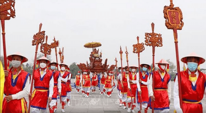 Rước kiệu Đền Hùng
