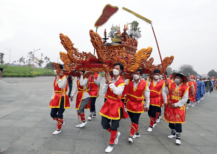 Linh thiêng lễ rước kiệu về Đền Hùng