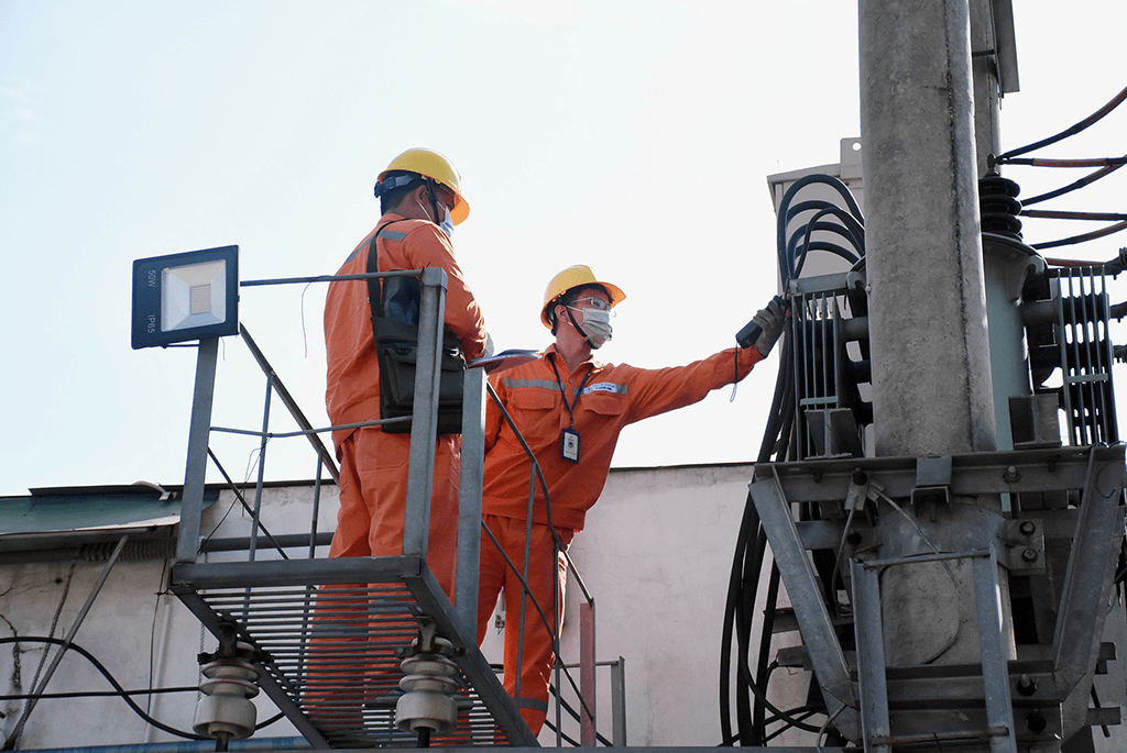 Giải tỏa áp lực thiếu điện mùa nắng nóng tại miền Bắc