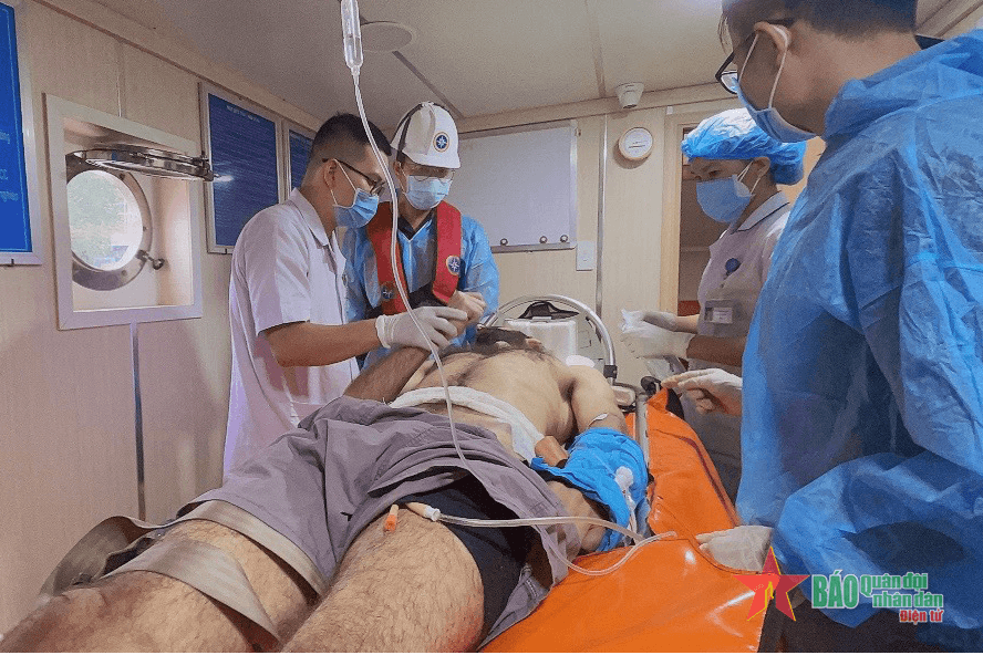 Cứu nạn thuyền viên tàu quốc tịch Tanzania