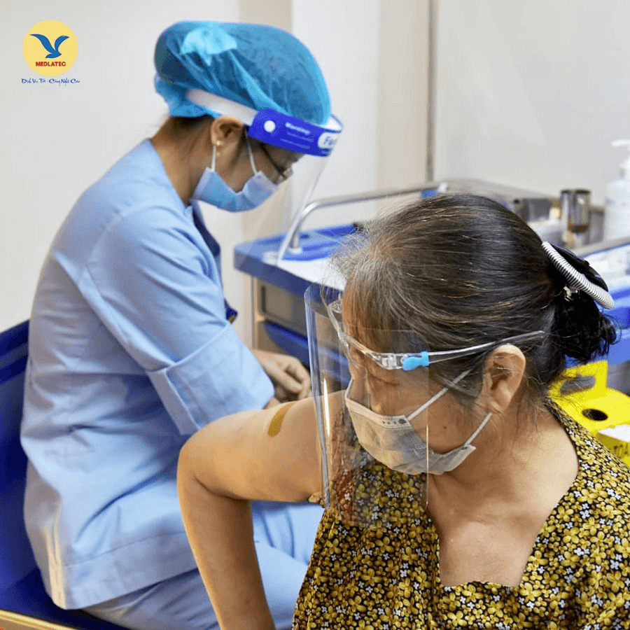 Covid hôm nay 15-4: Cả nước còn 1.161 bệnh nhân nặng; Hà Nội, Hải Dương ca mắc mới giảm sâu