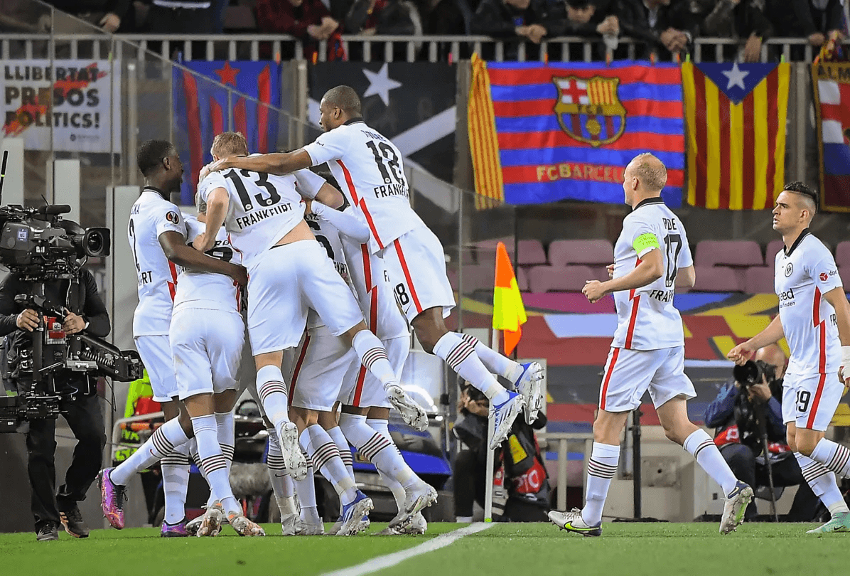 Thua Frankfurt, Barca dừng bước tại Europa League
