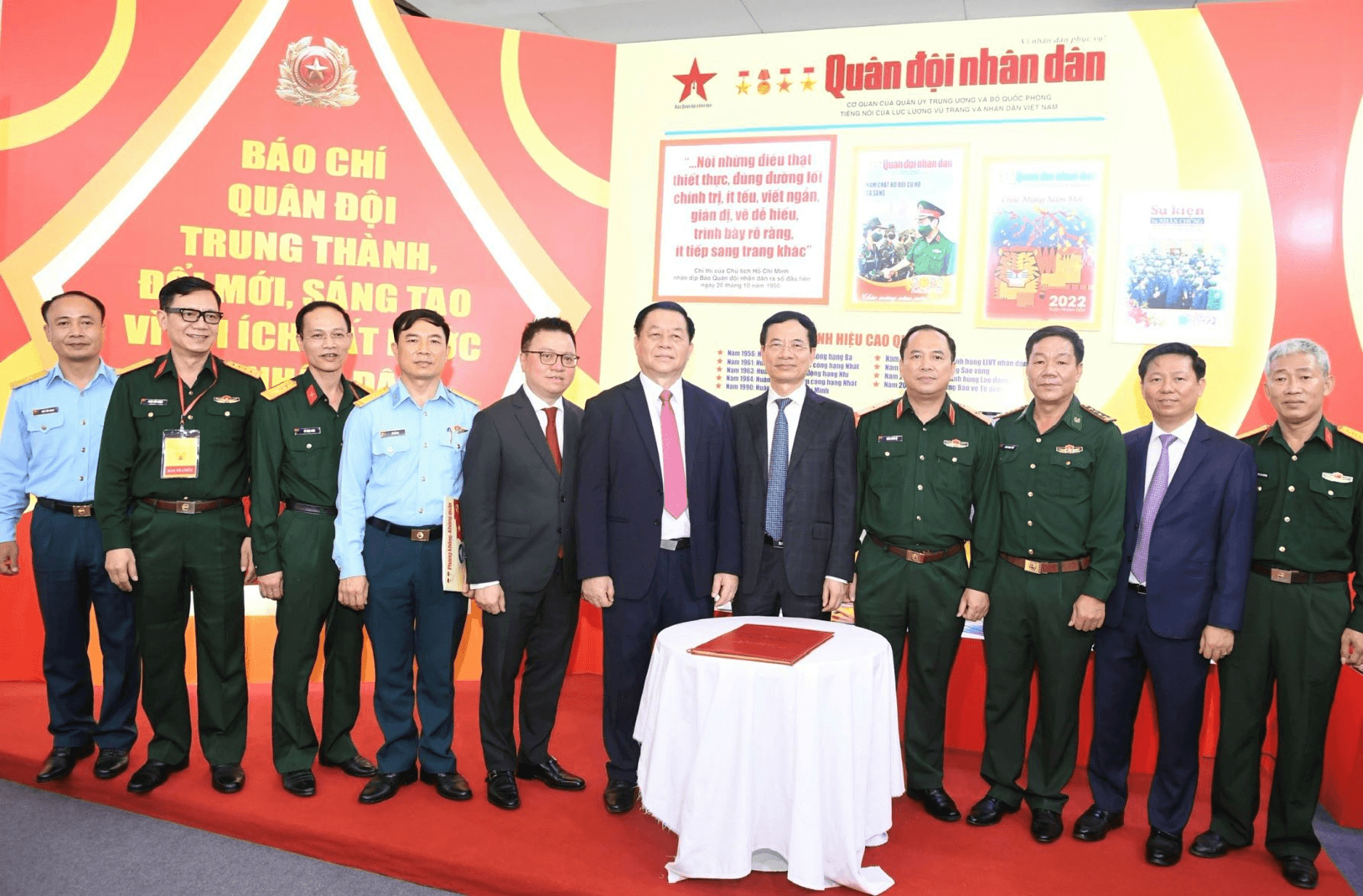 Đoàn kết, chuyên nghiệp, hiện đại, nhân văn vì đất nước, vì nhân dân