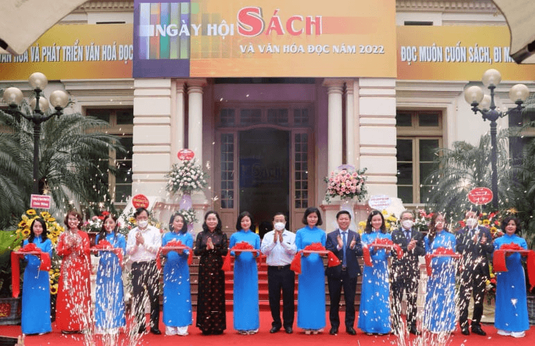 “Chấn hưng văn hóa và phát triển văn hóa đọc”