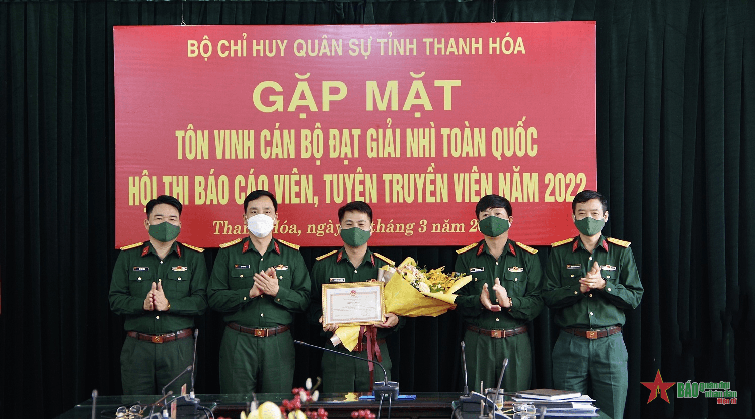 Chính trị viên có duyên với các hội thi