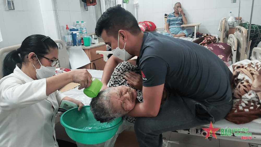 Lòng nhân ái của Đặng Đình Lành