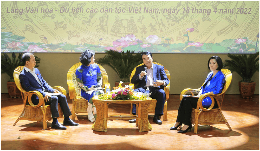 Diễn đàn “Phát huy truyền thống văn hóa các dân tộc trong xây dựng môi trường văn hóa”