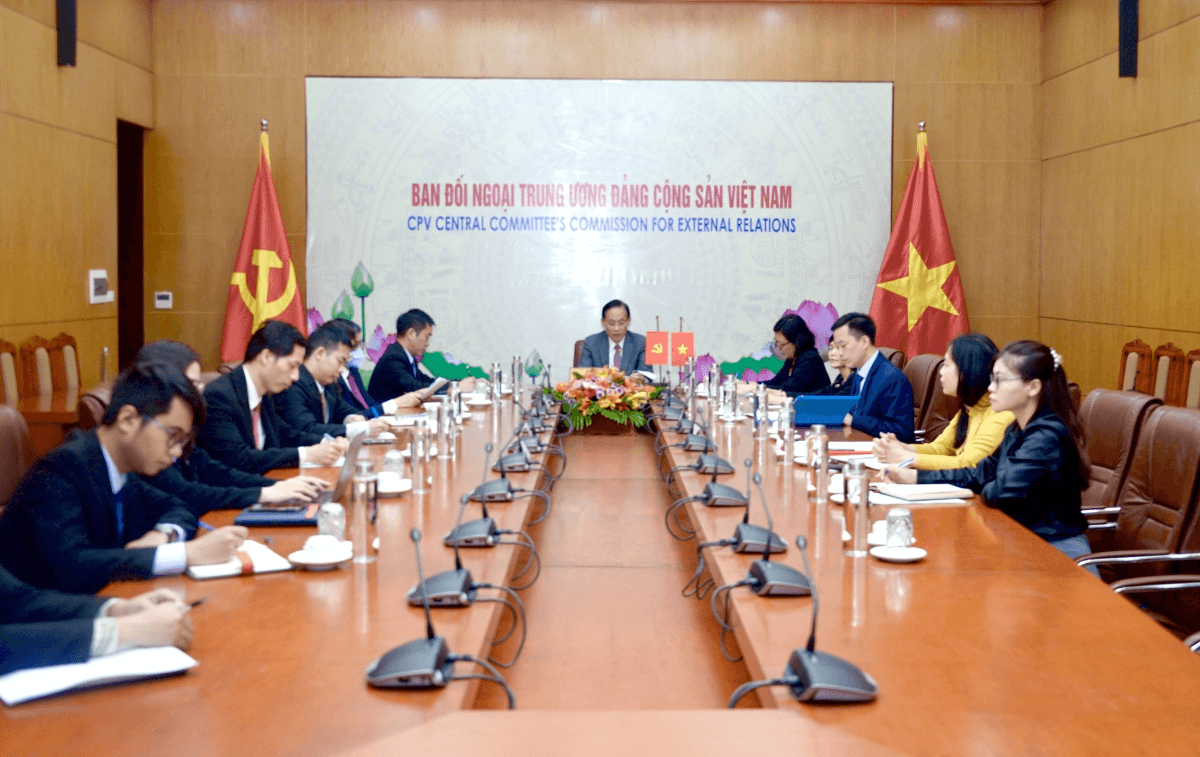 Phát huy vai trò định hướng của đối ngoại Đảng trong quan hệ Việt Nam - Trung Quốc