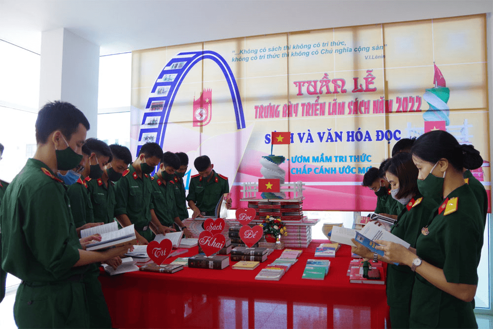 Trường Sĩ quan Thông tin tổ chức hoạt động hưởng ứng Ngày Sách và Văn hóa đọc Việt Nam