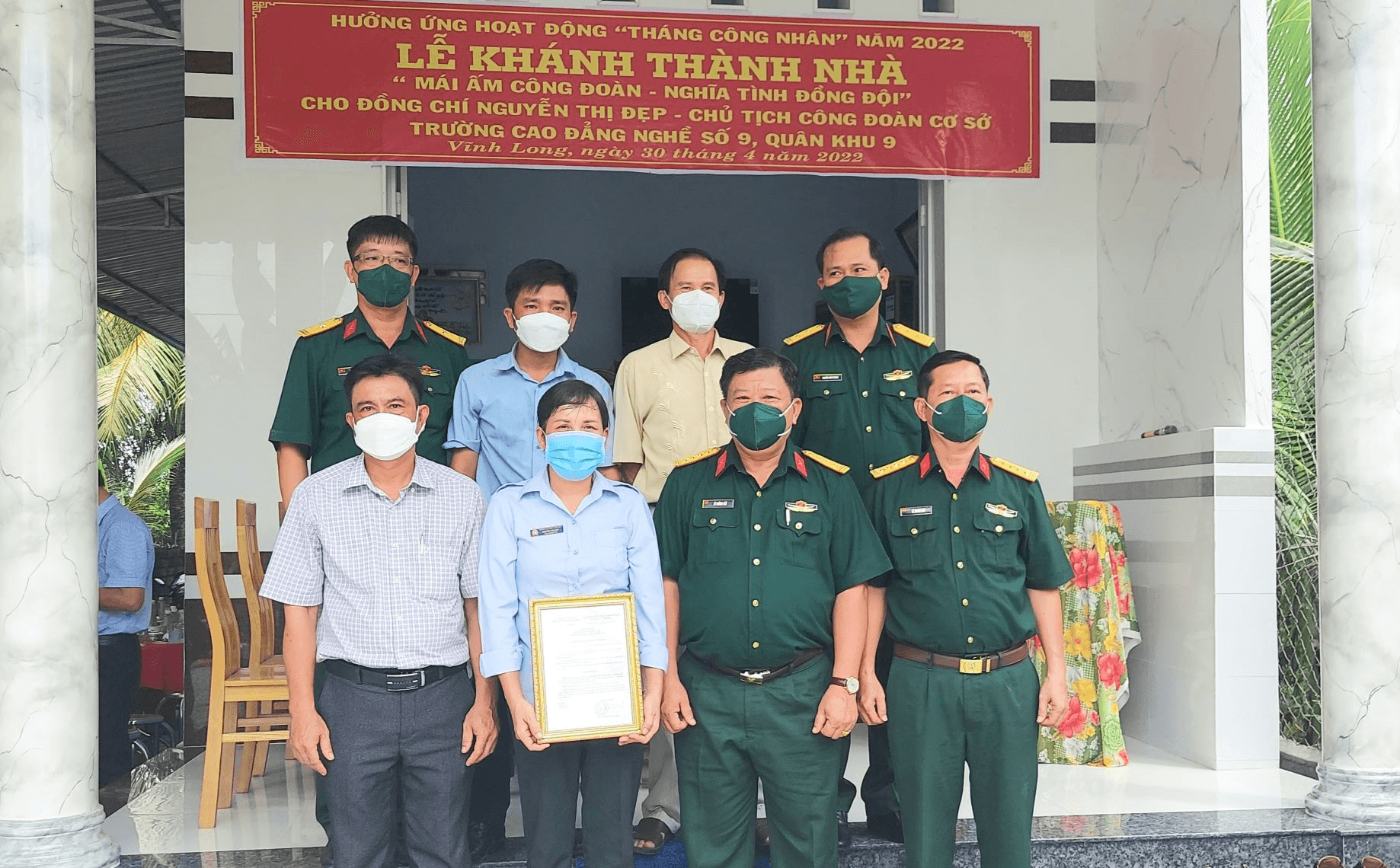 Quân khu 9 trao nhà “Mái ấm công đoàn, nghĩa tình đồng đội” tại Vĩnh Long