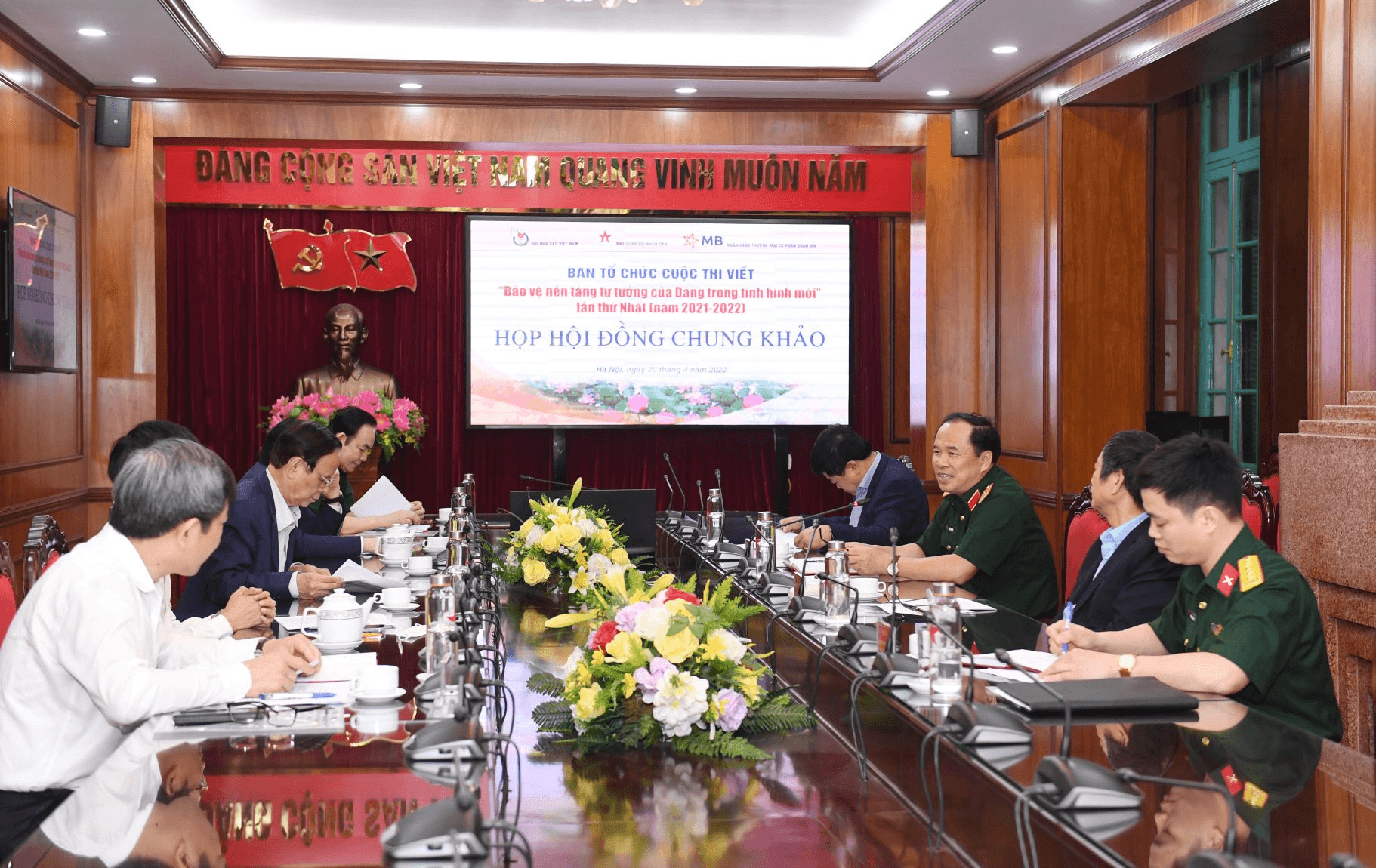 Muôn tấm lòng, vạn niềm tin với Đảng