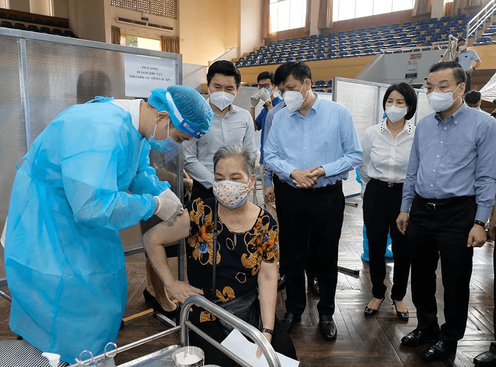 Tin Covid Hà Nội tối 22-4: Số ca mắc mới chỉ còn 980 ca trong ngày