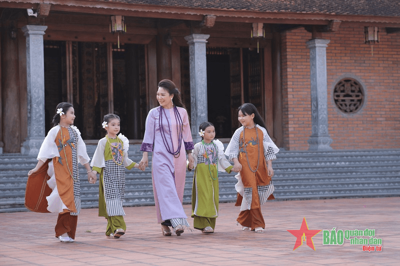 15 bộ sưu tập trình diễn tại Festival áo dài Quảng Ninh