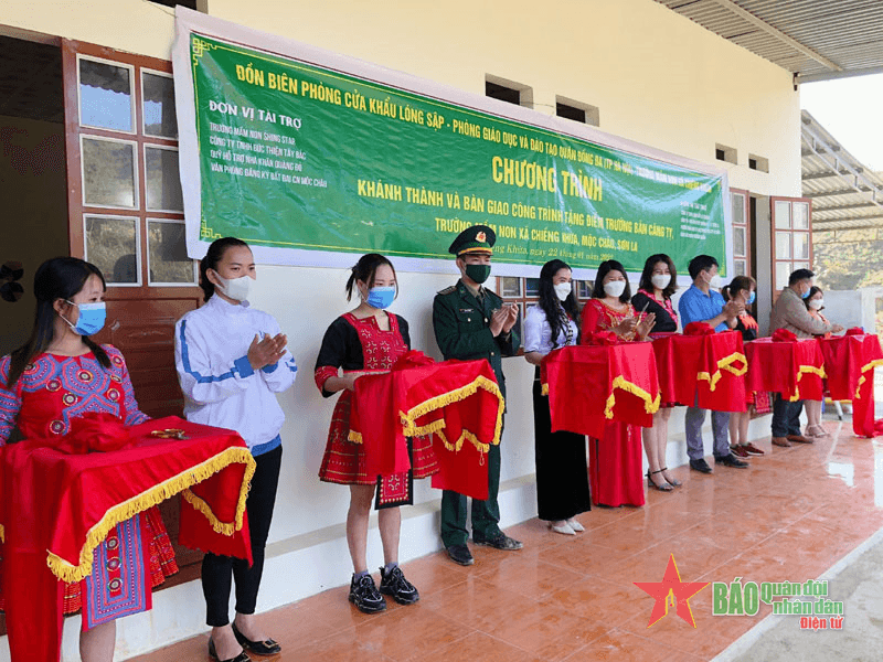 Khởi công công trình “Bếp ăn yêu thương - Nâng bước em đến trường” 

​