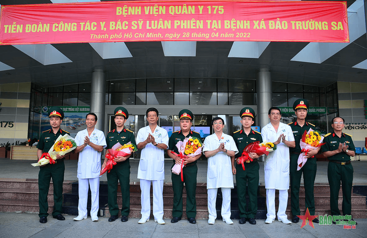 Bệnh viện Quân y 175 cử y, bác sĩ thực hiện nhiệm vụ tại huyện đảo Trường Sa