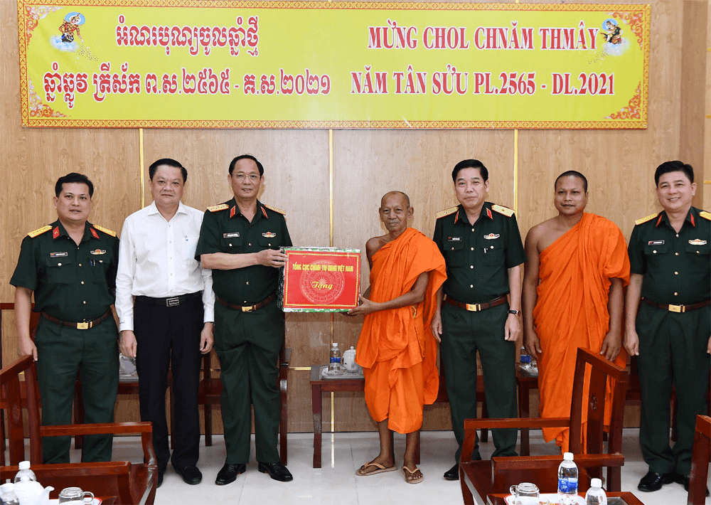 Khắc ghi và thực hiện lời dạy của Bác Hồ, toàn quân tiếp tục nâng cao hiệu quả công tác dân vận