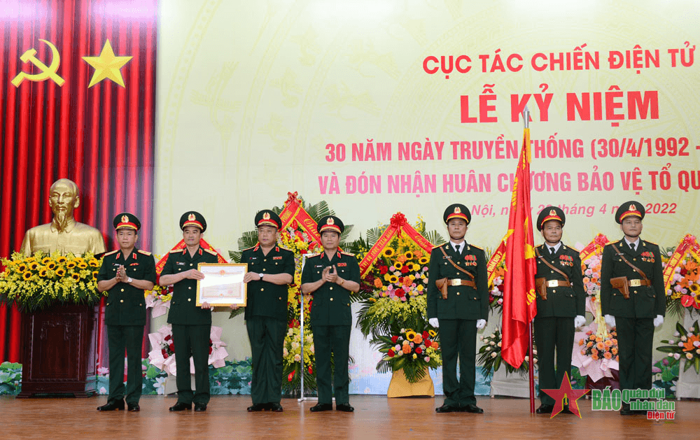 Cục Tác chiến điện tử đón nhận Huân chương Bảo vệ Tổ quốc hạng Ba