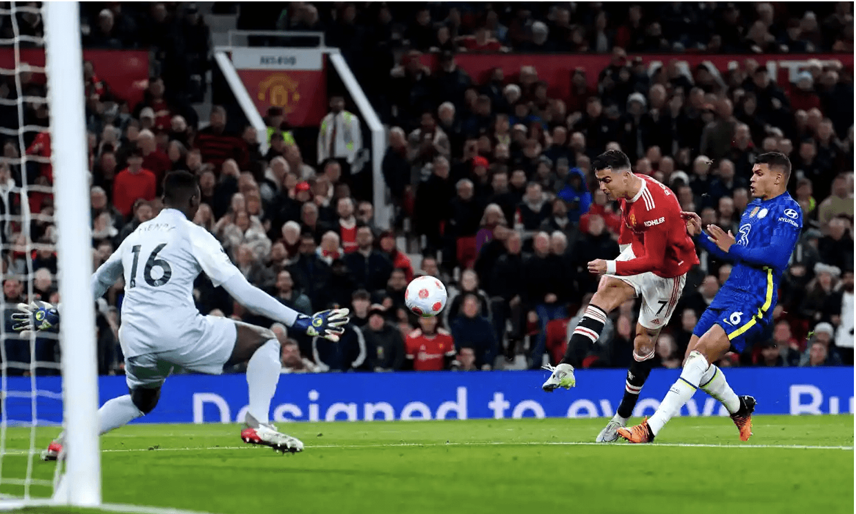 Ronaldo cứu điểm cho MU nhưng hy vọng vào tốp 4 đã tan thành mây khói