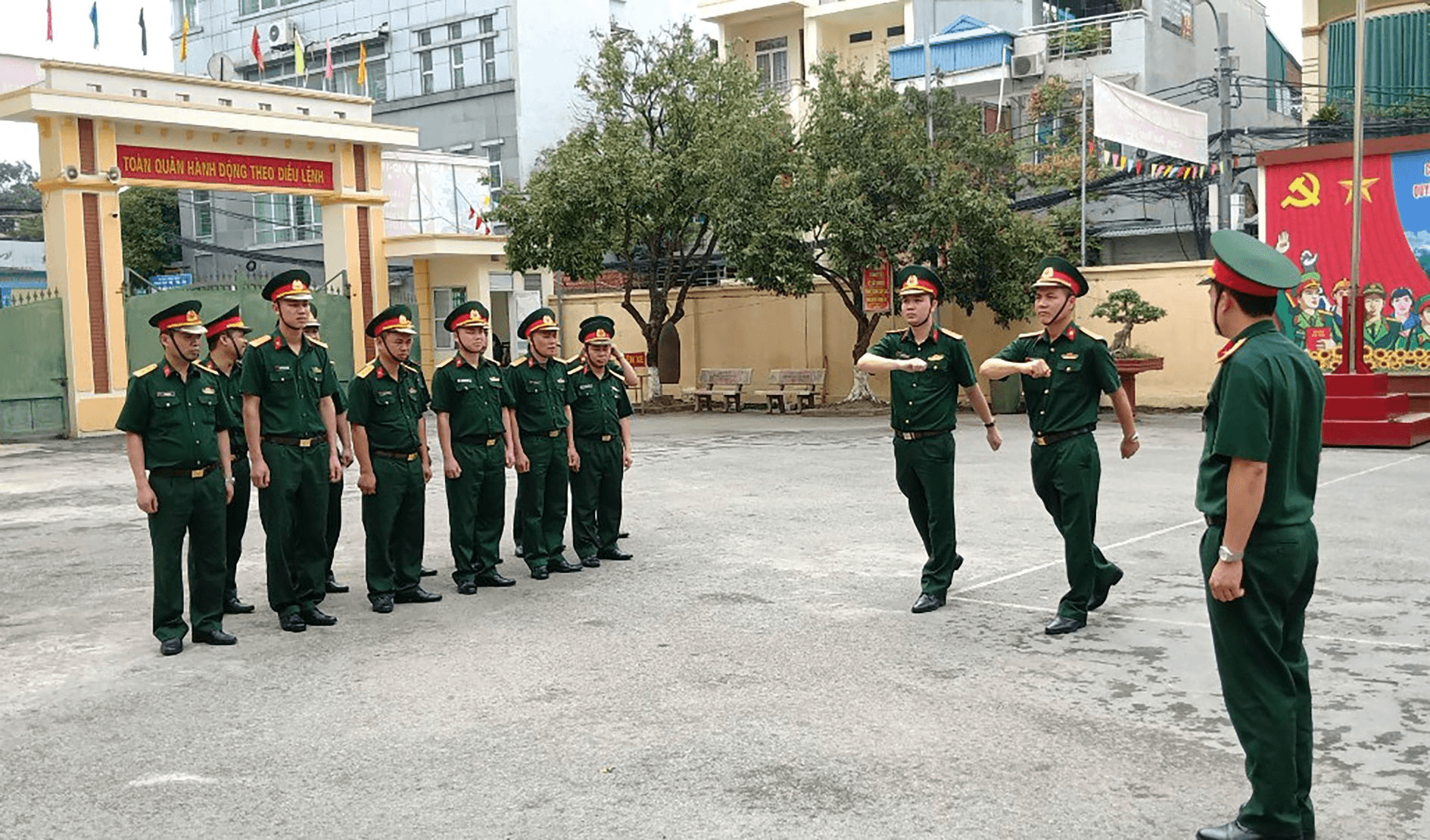 Học theo Bác để xây dựng đơn vị vững mạnh