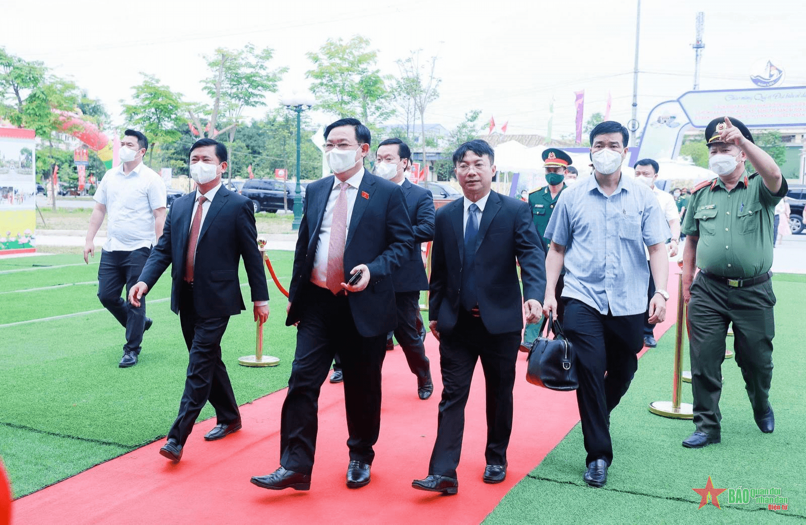 Chủ tịch Quốc hội Vương Đình Huệ dự lễ công bố huyện Nghi Lộc (Nghệ An) đạt chuẩn nông thôn mới