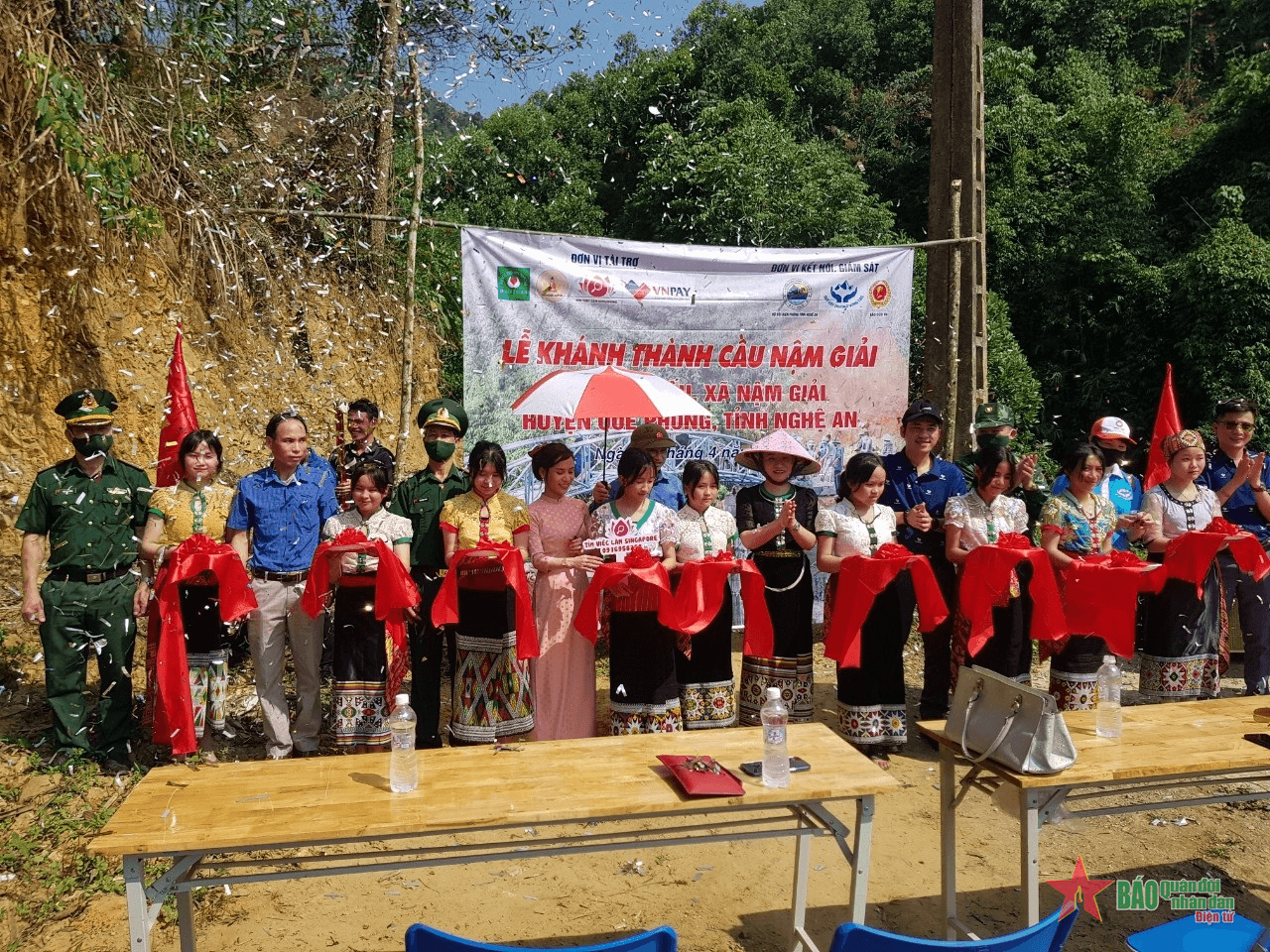 Niềm vui của đồng bào Thái bản Chà Lấu