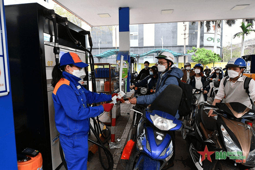 Chiều nay, 4-5, giá xăng liệu sẽ tăng bao nhiêu?