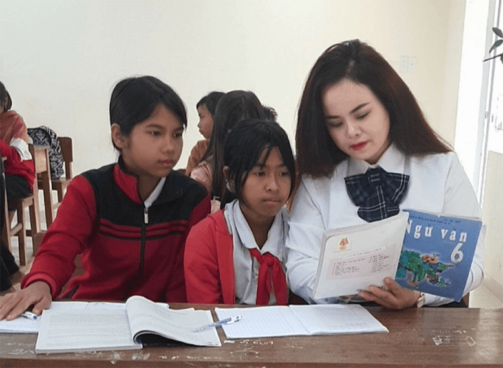 Khai thác sắc thái văn hóa bản địa làm chất liệu cho tác phẩm