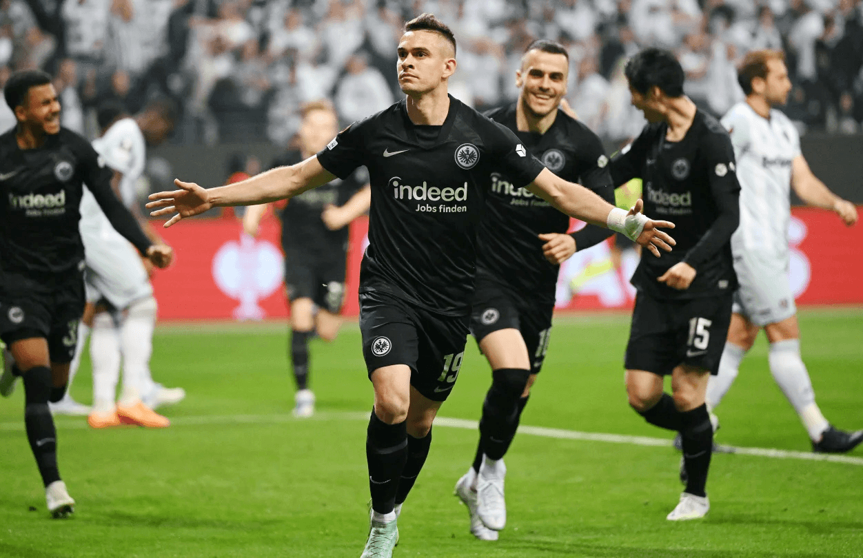 Frankfurt và Rangers vào chung kết Europa League