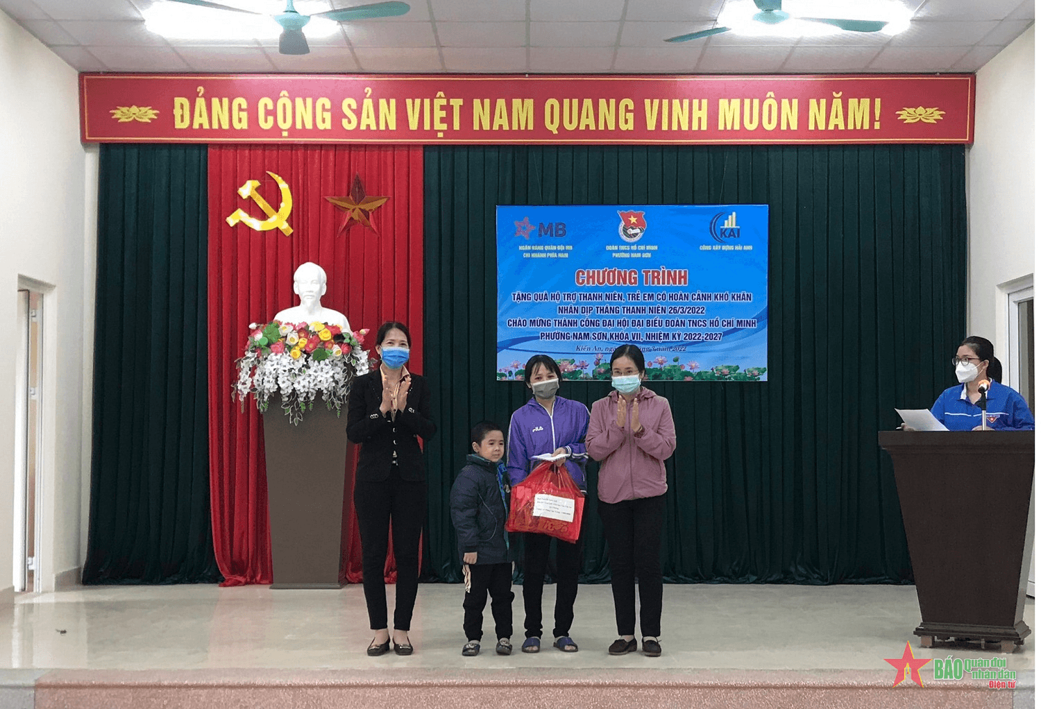 Hỗ trợ thanh niên, trẻ em có hoàn cảnh khó khăn