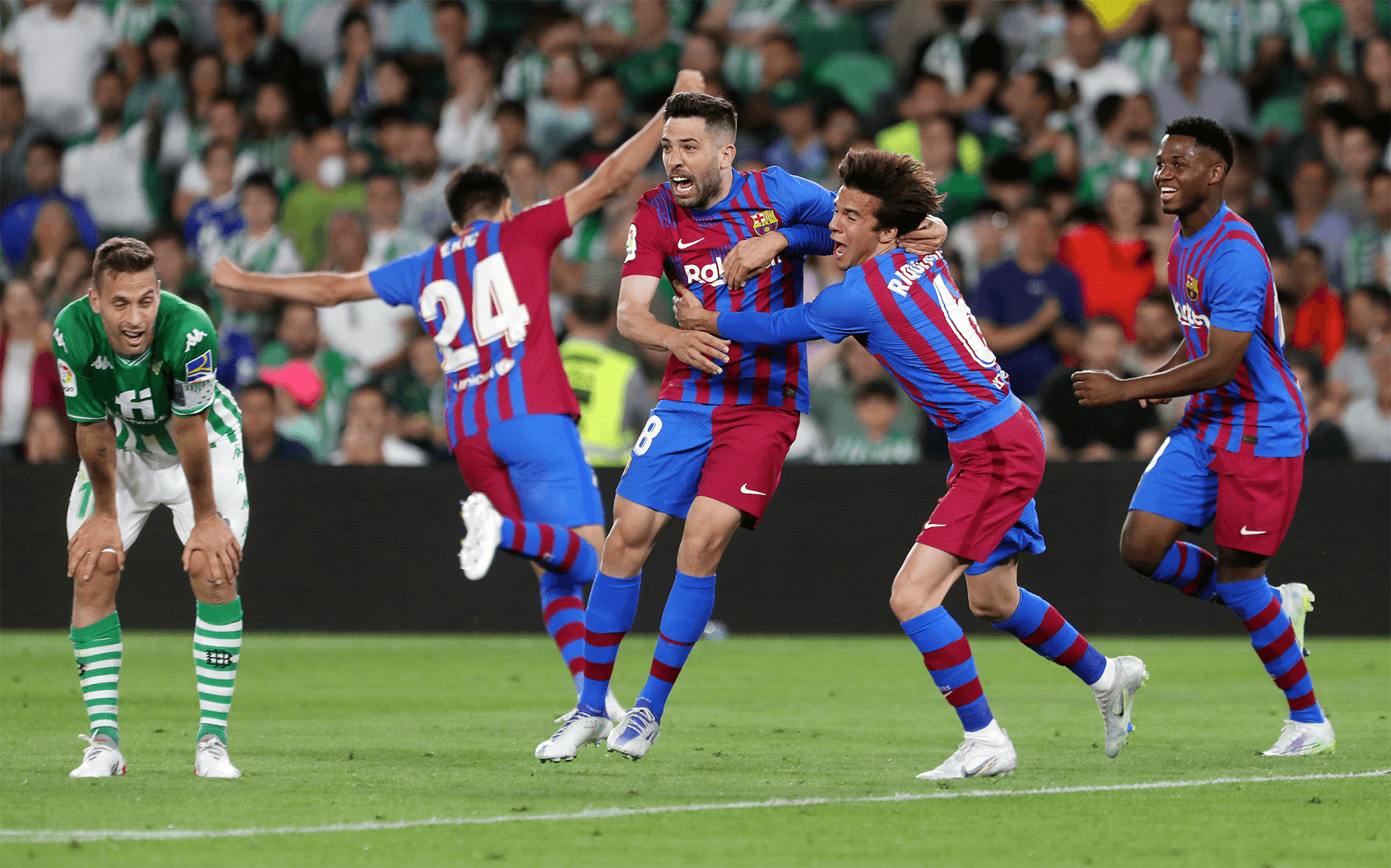 Barca chắc suất chơi Champions League mùa tới