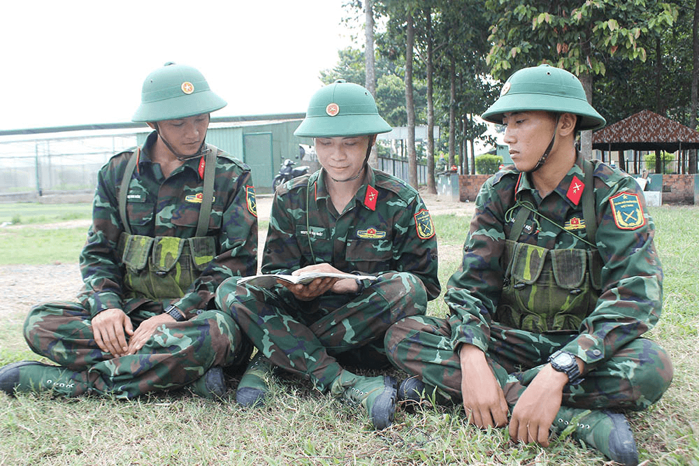 Tổ ba người giúp nhau cùng tiến