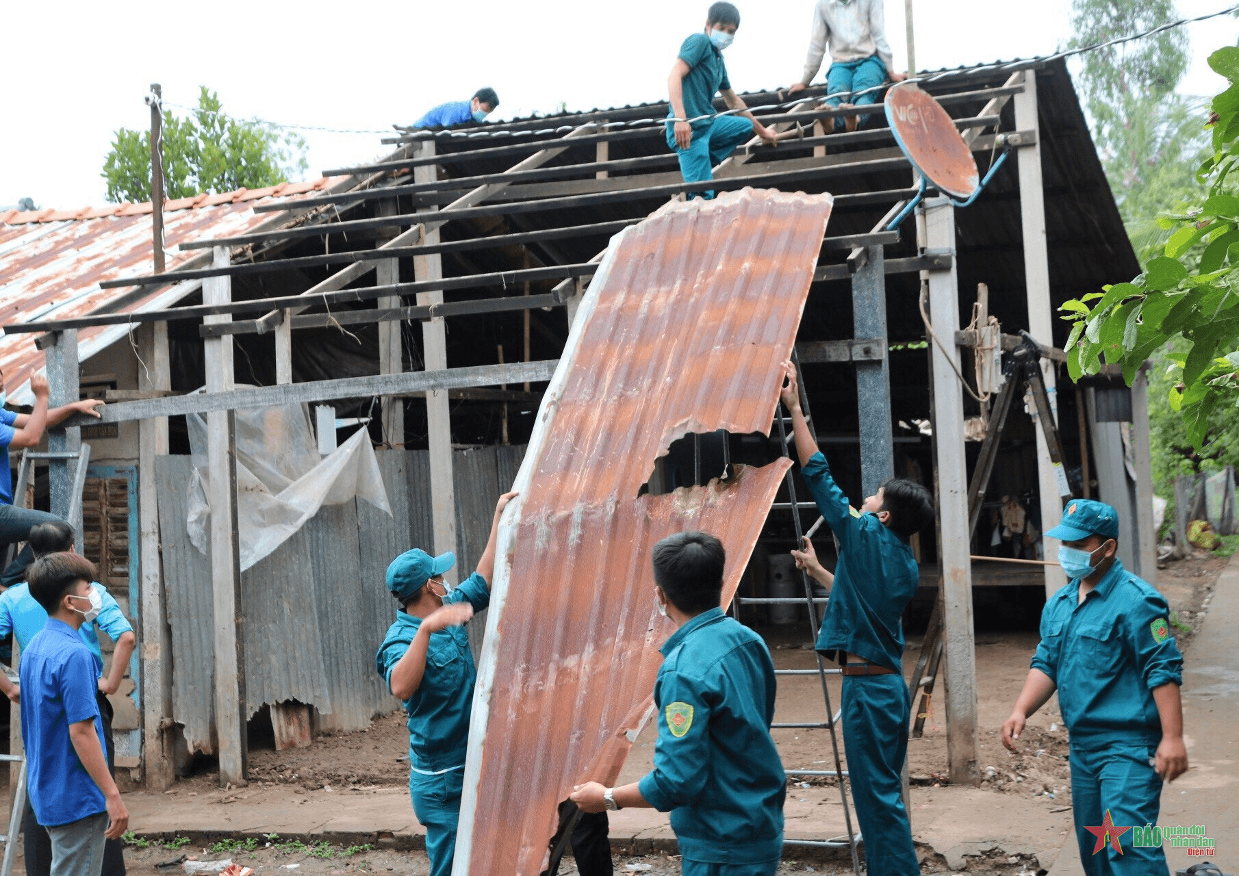 “Dân vận khéo” - thắt chặt tình quân dân