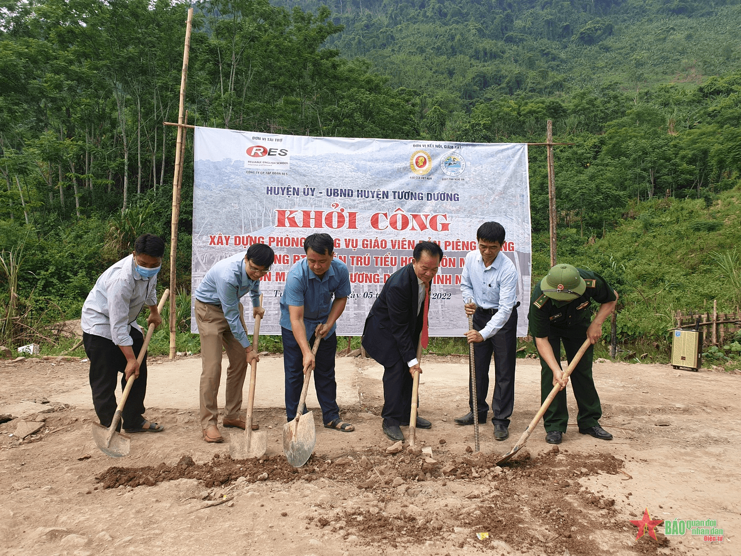 Hỗ trợ nhà công vụ, pin mặt trời tại Nghệ An