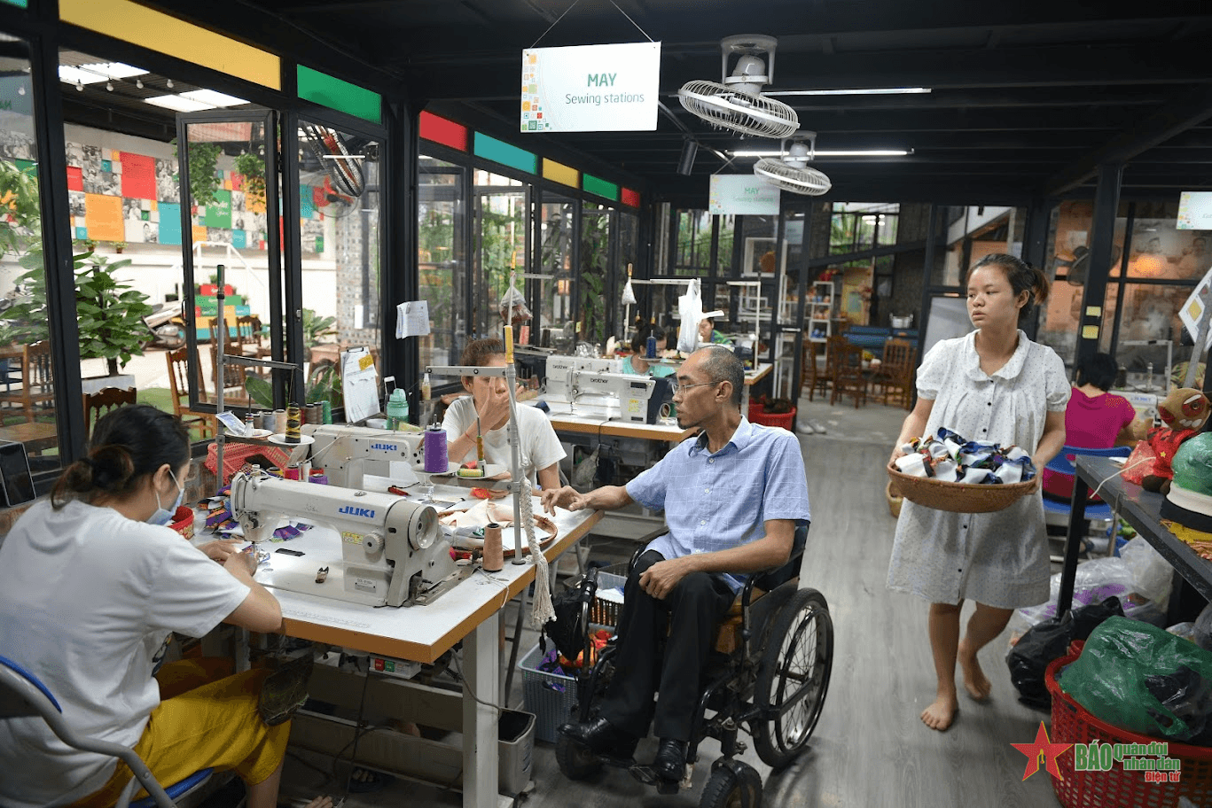 Linh vật Sao La đặc biệt hướng tới SEA Games 31 được sản xuất như thế nào?