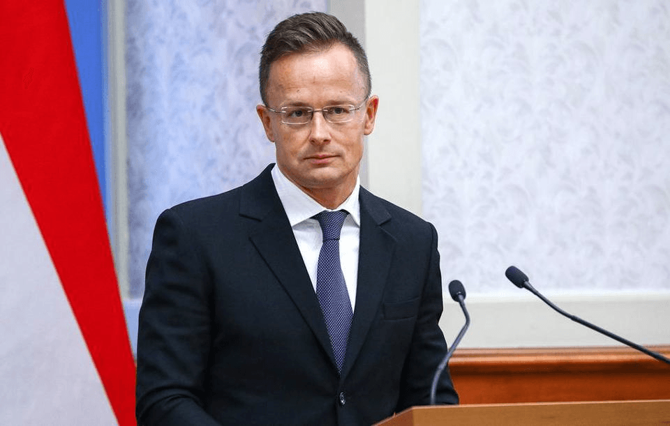 Hungary ra điều kiện ủng hộ lệnh cấm vận dầu mỏ Nga của EU