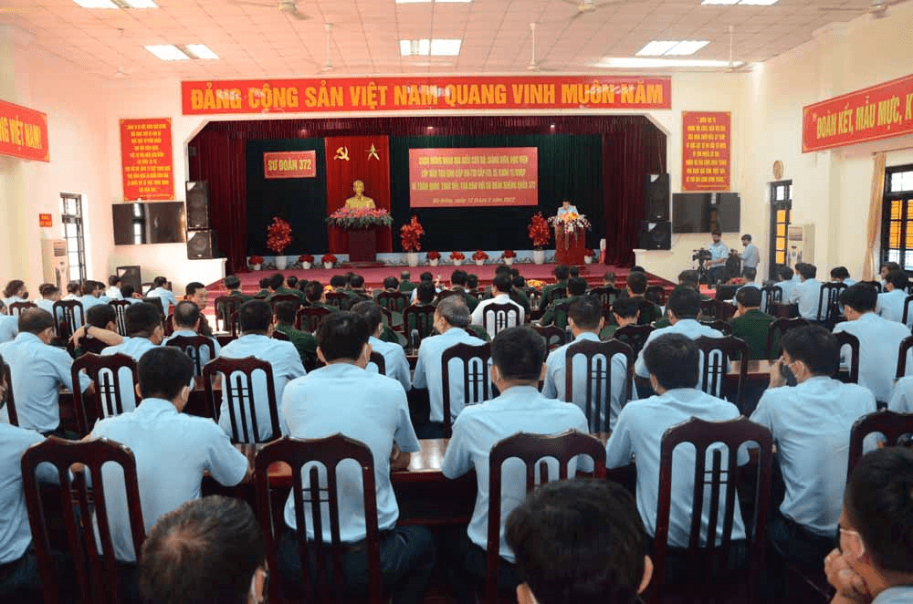 Học viện Quốc phòng và Sư đoàn 372 tọa đàm về quân sự, quốc phòng