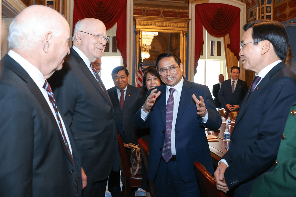 Thủ tướng Chính phủ Phạm Minh Chính gặp Chủ tịch Thường trực Thượng viện Patrick Leahy và các thượng nghị sĩ Hoa Kỳ