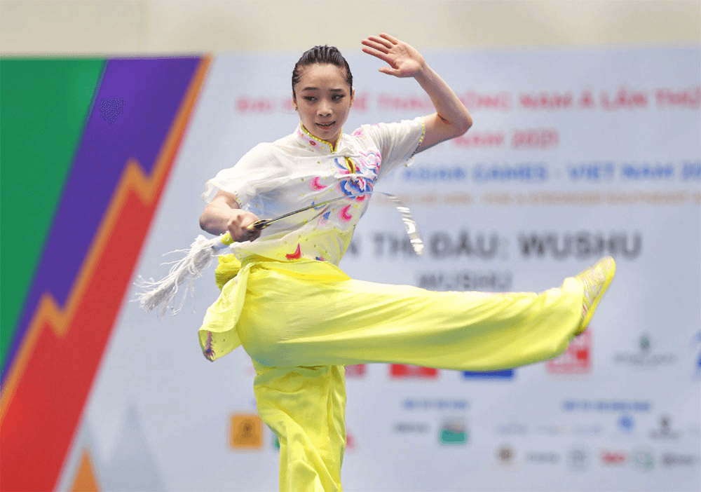 "Độc cô cầu bại" Thúy Vi