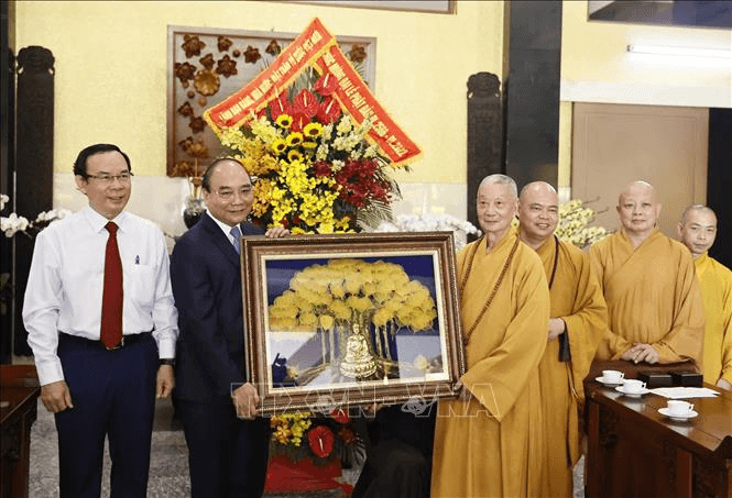 Chủ tịch nước Nguyễn Xuân Phúc chúc mừng Đại lễ Phật đản tại Thành phố Hồ Chí Minh