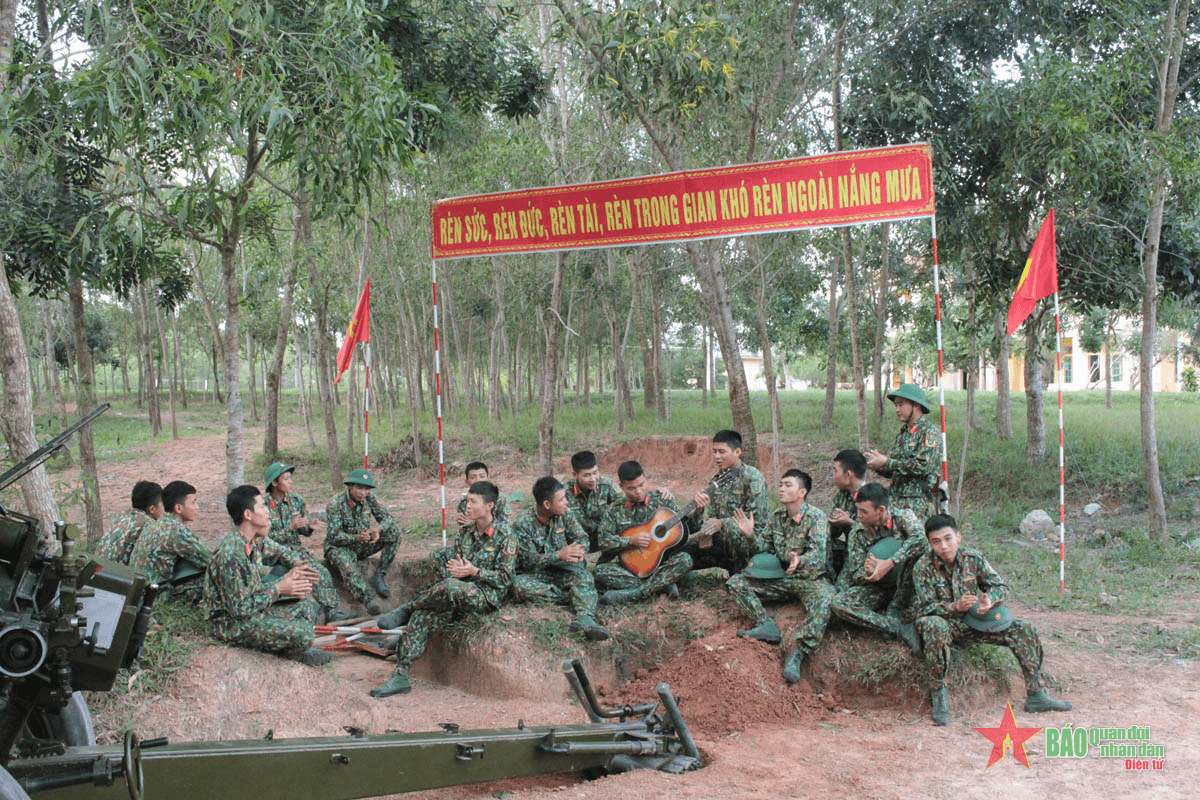 Thiêng liêng như tình đồng đội