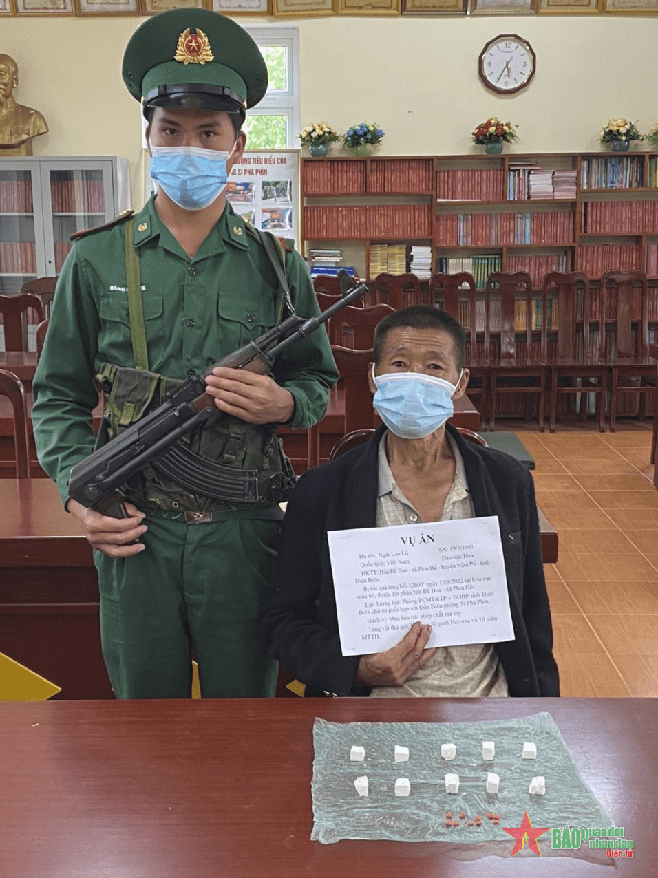 Bắt đối tượng mua bán trái phép chất ma túy