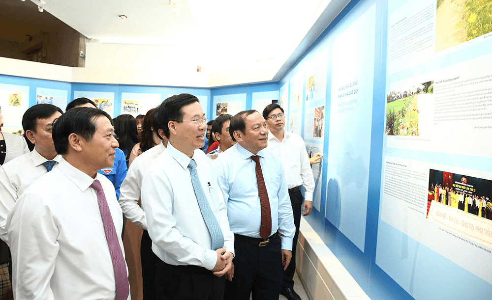 Trưng bày chuyên đề “Tuổi trẻ - Mùa xuân đất nước” và "Những tấm gương bình dị mà cao quý"