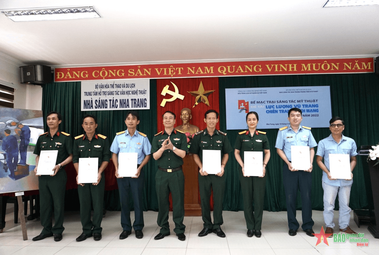 Bế mạc trại sáng tác mỹ thuật tại Nha Trang