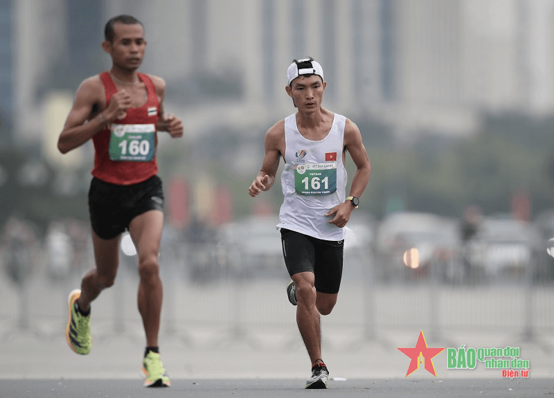 Hoàng Nguyên Thanh mang về chiếc HCV marathon nam đầu tiên cho Việt Nam
