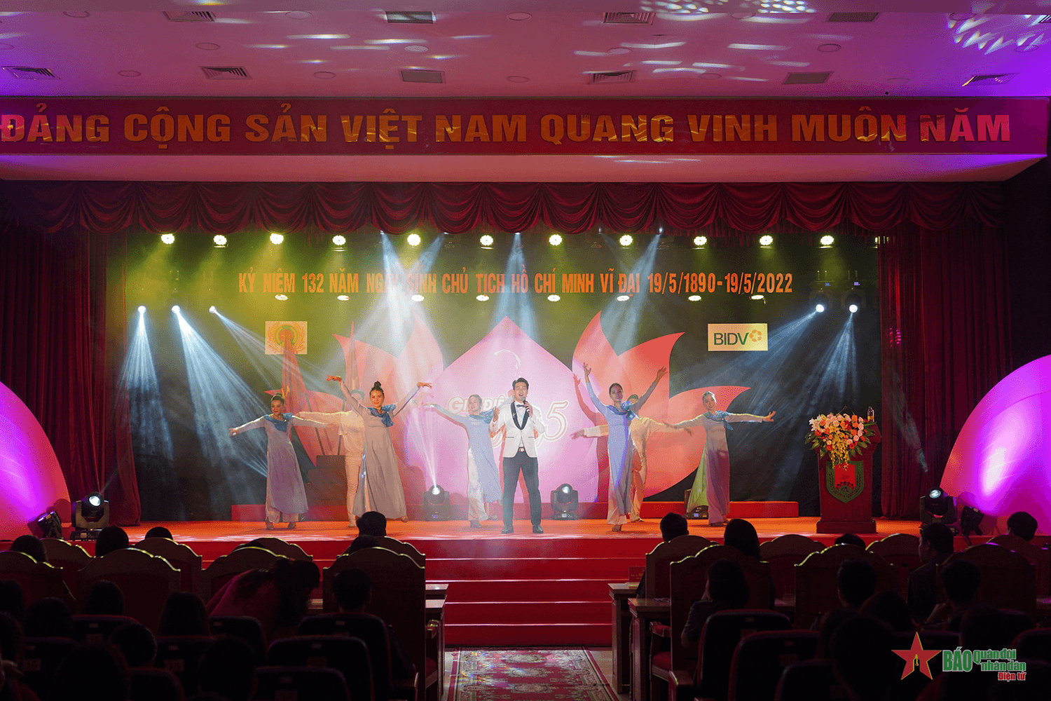 Cảm xúc với chương trình nghệ thuật “Giai điệu tháng 5”