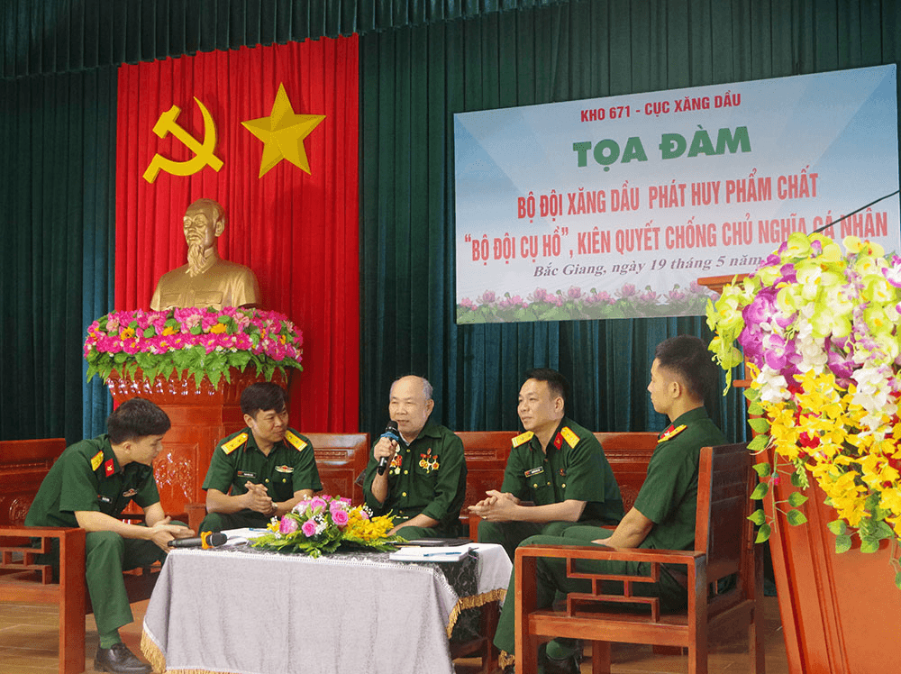 Tọa đàm “Bộ đội Xăng dầu phát huy phẩm chất Bộ đội Cụ Hồ, kiên quyết chống chủ nghĩa cá nhân”