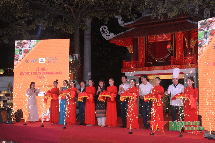 Khai mạc Lễ hội Ẩm thực và Du lịch làng nghề Hà Nội năm 2022