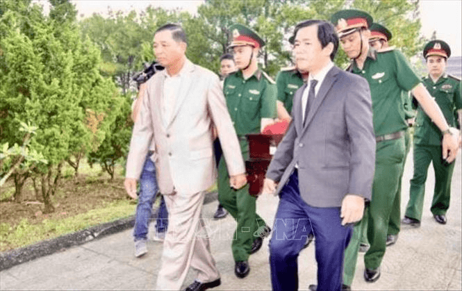 Truy điệu và an táng hài cốt liệt sĩ quân tình nguyện tại Nghĩa trang Liệt sĩ thành phố Huế
