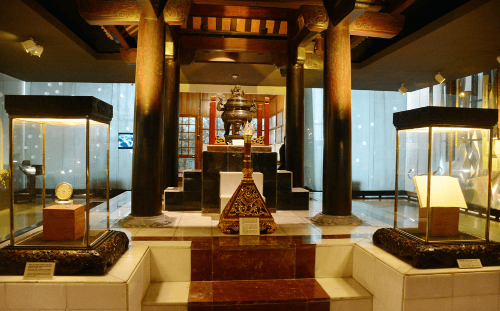 Lửa thiêng cháy mãi