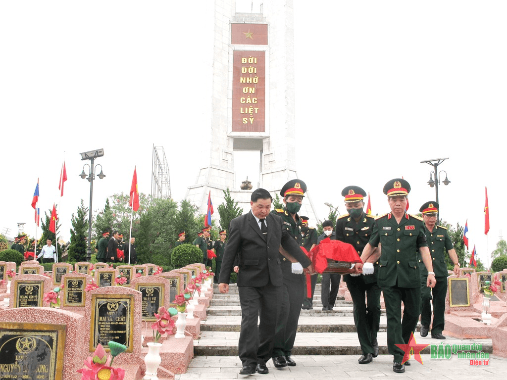 Nghệ An truy điệu và an táng hài cốt liệt sĩ hy sinh tại Lào